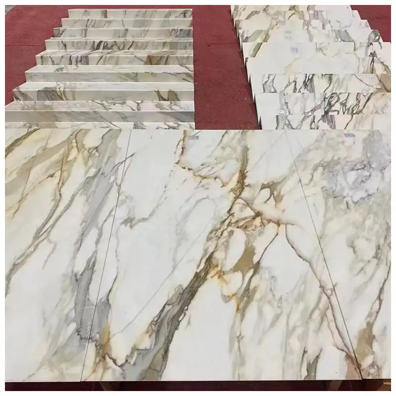 Treppe aus Calacatta-Goldmarmor