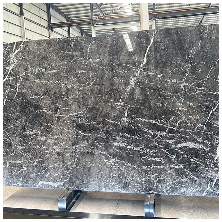 Grauer Carnico Marmor